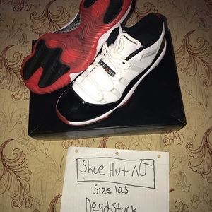 Dead stock low 11 concords with box